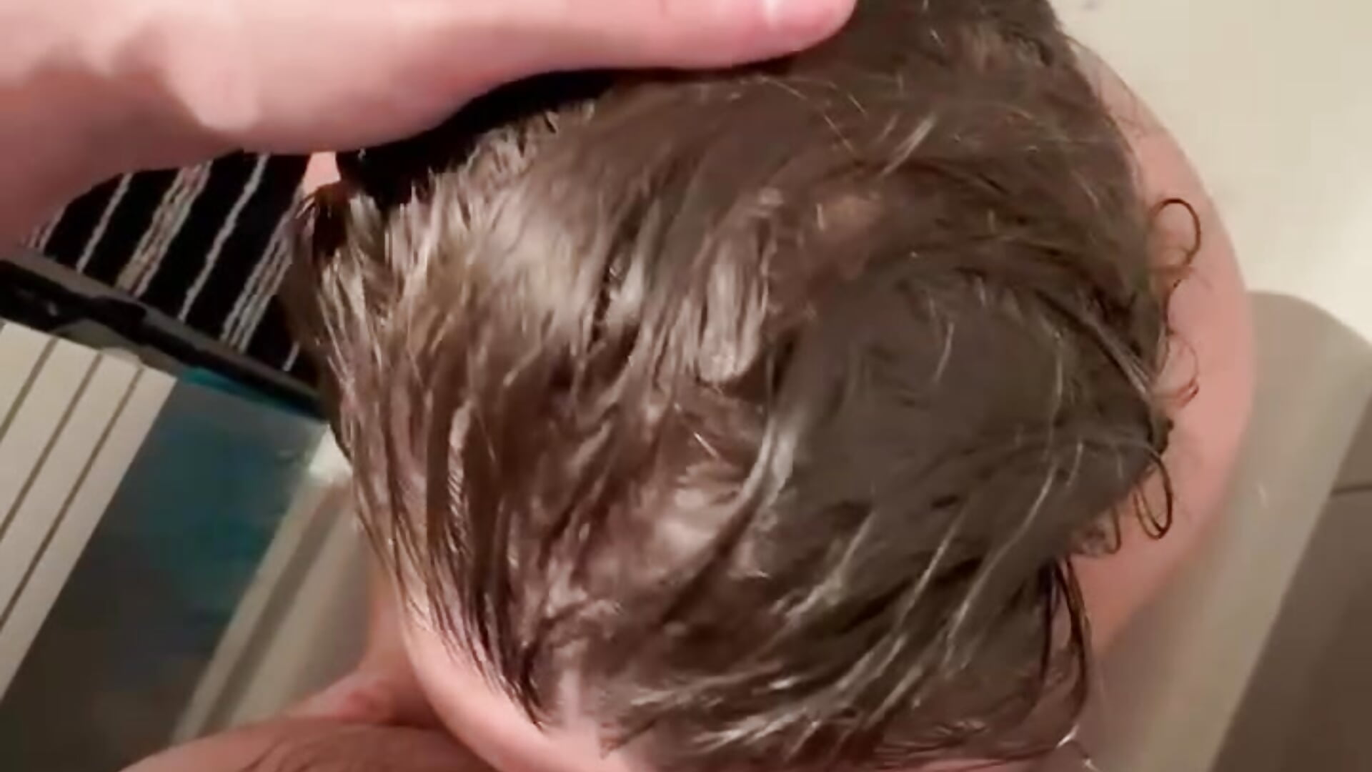 Je le suce comme une cochonne sous la douche - βίντεο μοντέλου loflow69