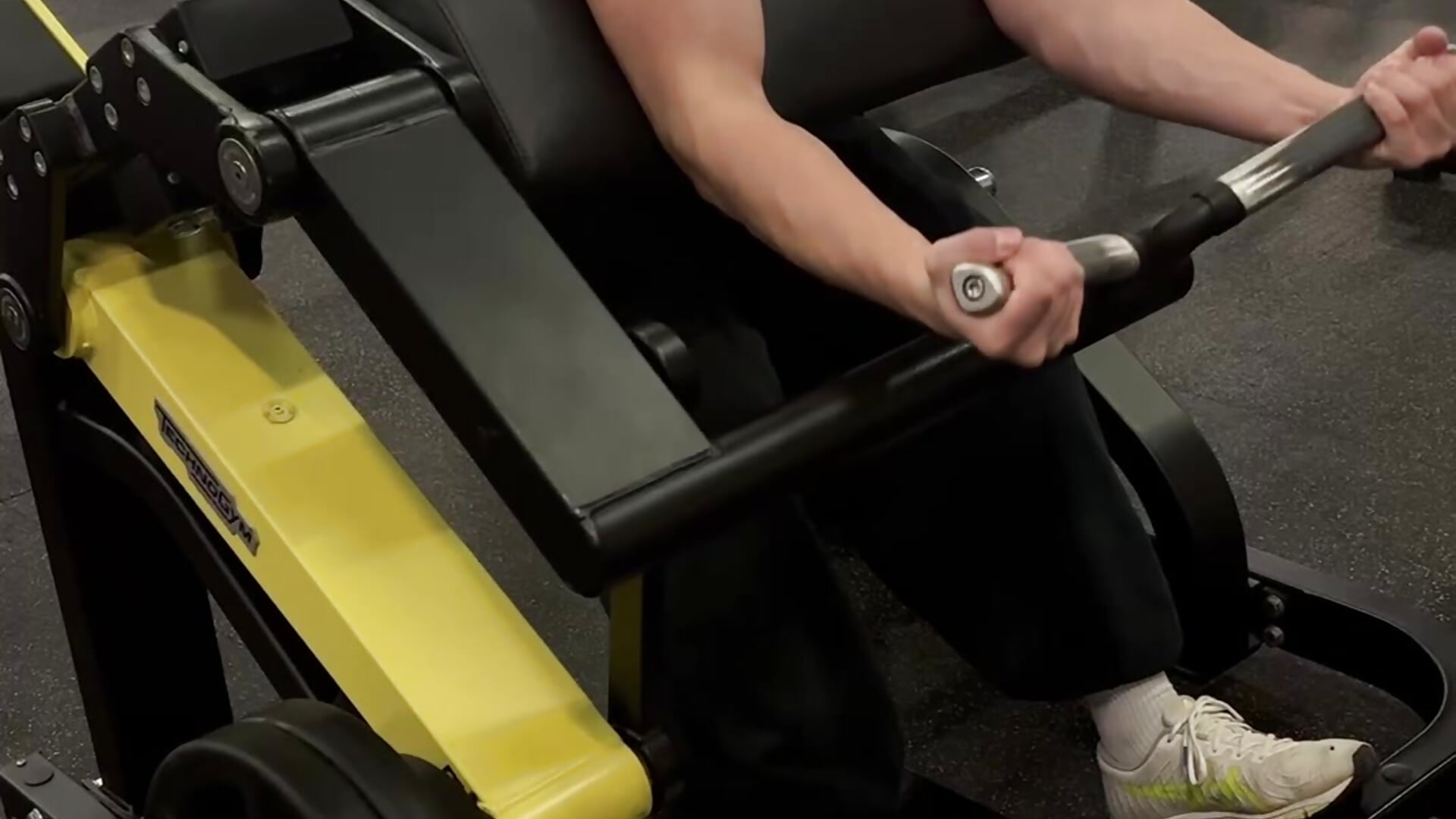 GYM - vidéo du modèle de showcams first_mark