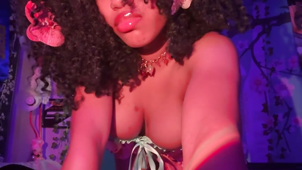 🌸 - 視頻由 lifeoftt_19xx 主播提供