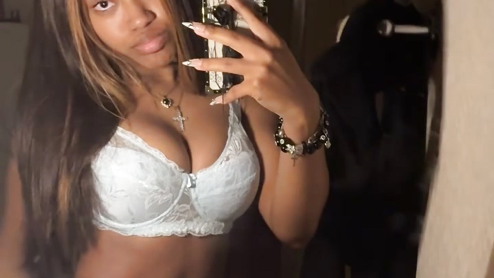 Like what you see 👙 - video by lifeoftt_19xx cam model