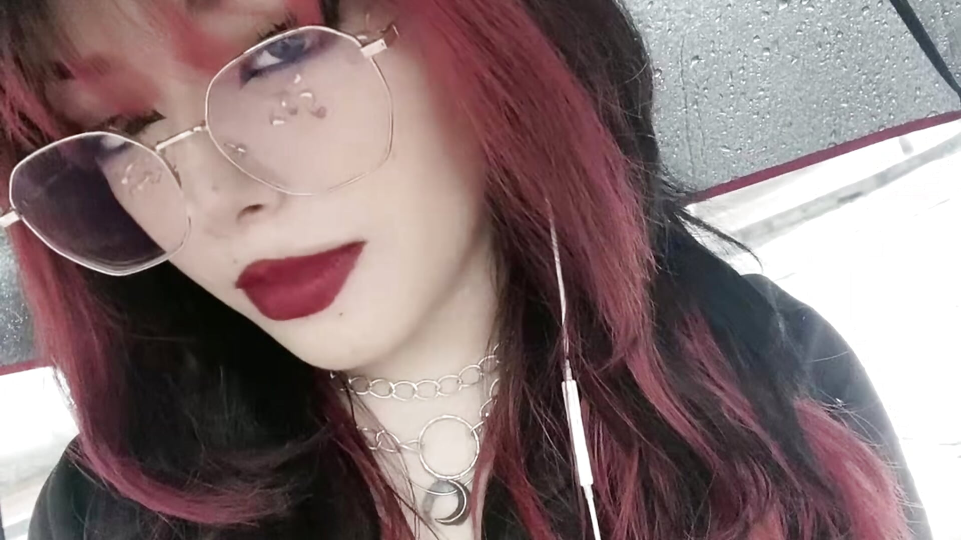 Under the rain… 🦇 - video van neo_vampy cam-model