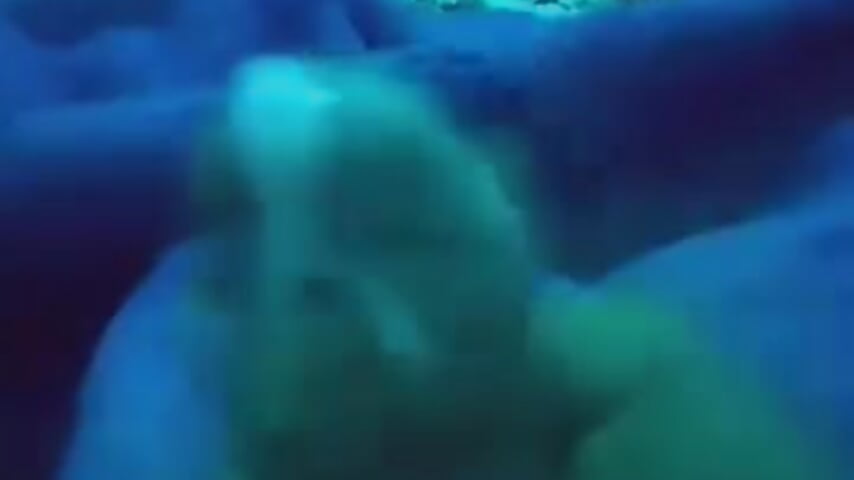 Más leche - video van 1819alexis cam-model