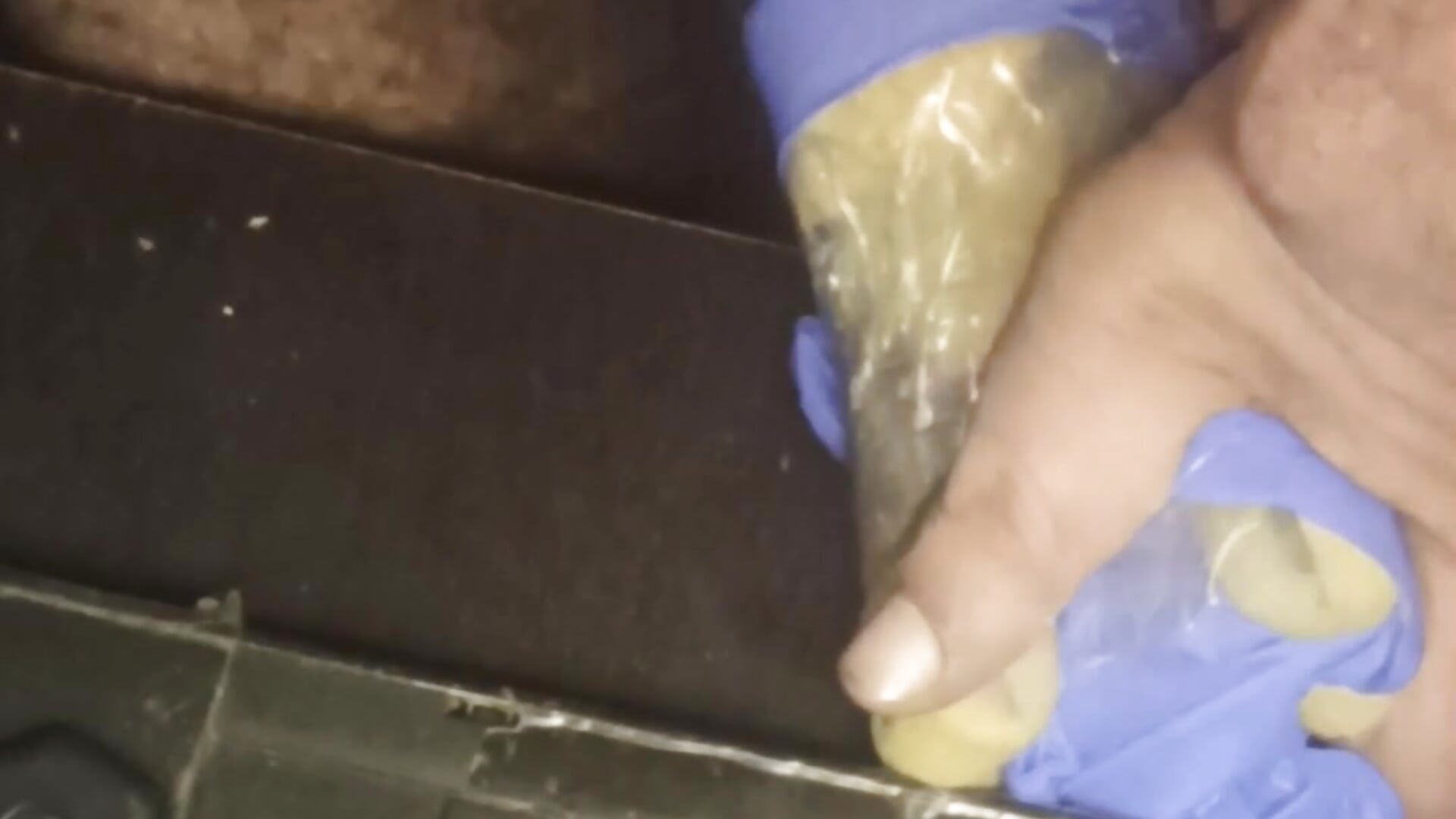 Fucking my sex toy - video od modelky/modela wolfhand1