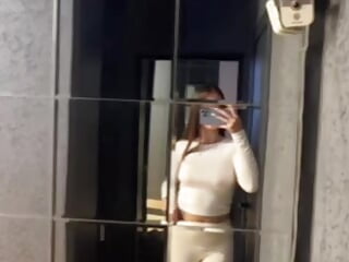 my figure – video od webkamerové modelky KiraMyth