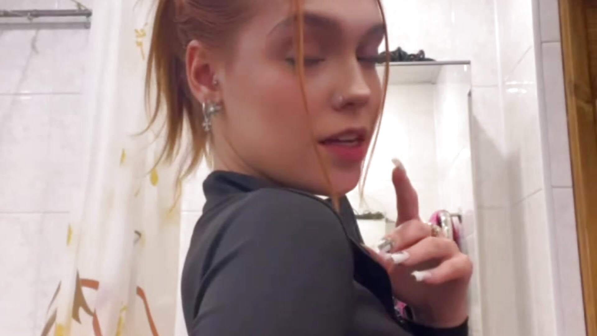 playful vibe - video by AvaLarson cam model