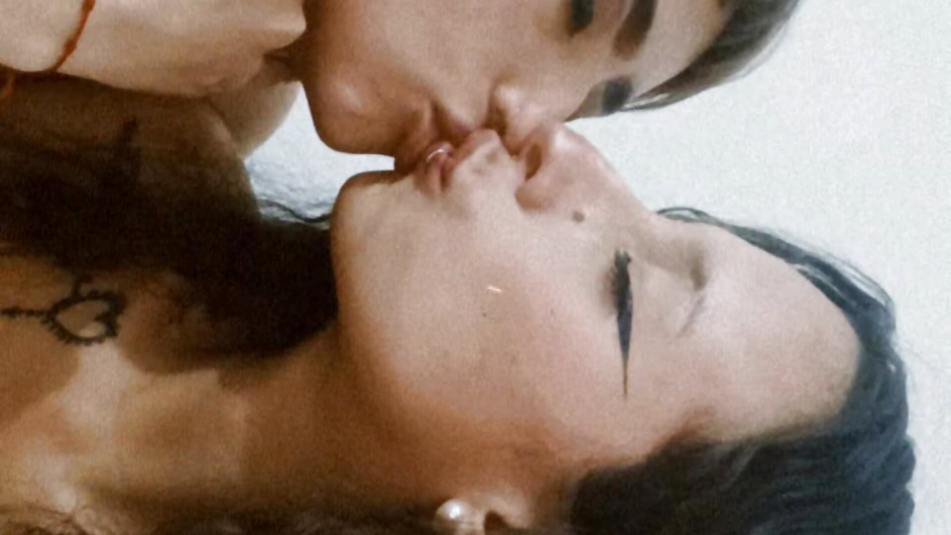 Come play with us! 🥵💦 - video van AlexxaAndRileyy cam-model