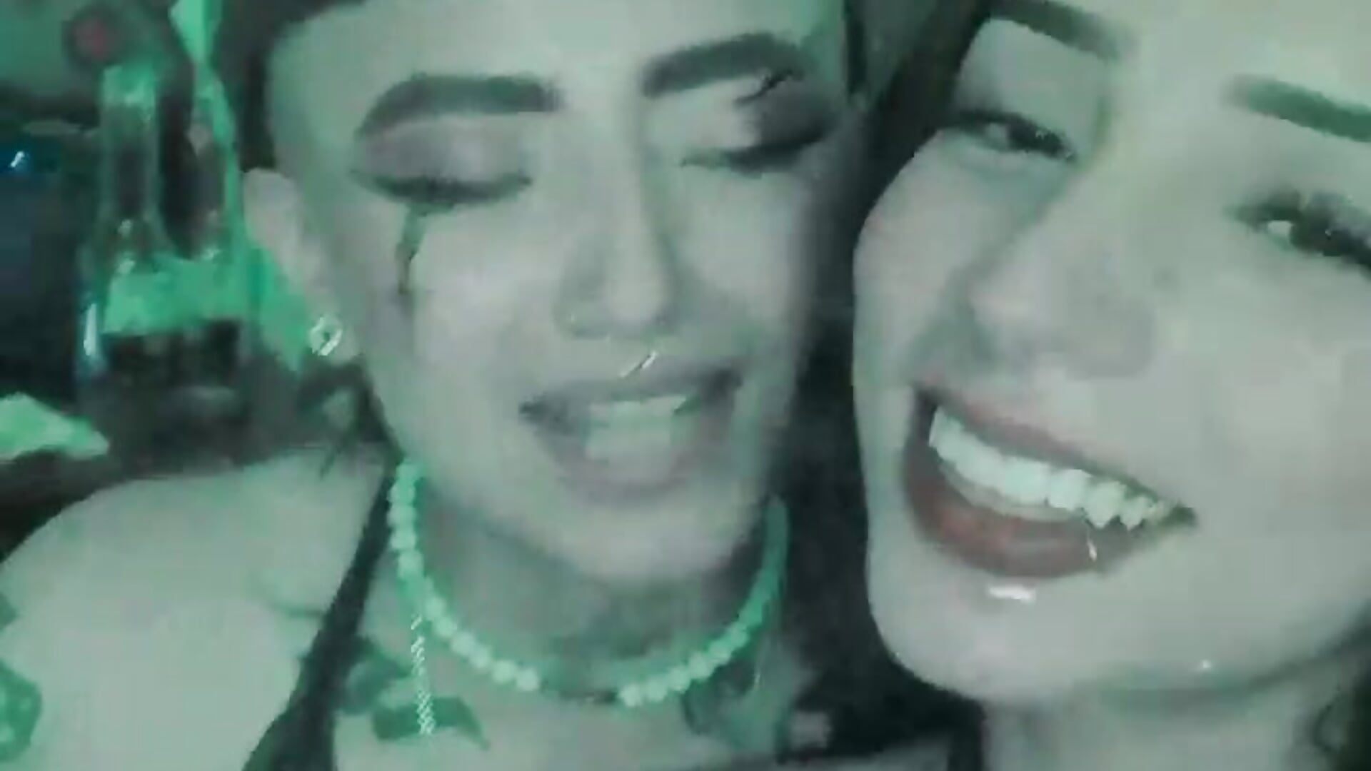 She and me, forever❤️❤️❤️ - video by AlexxaAndRileyy cam model