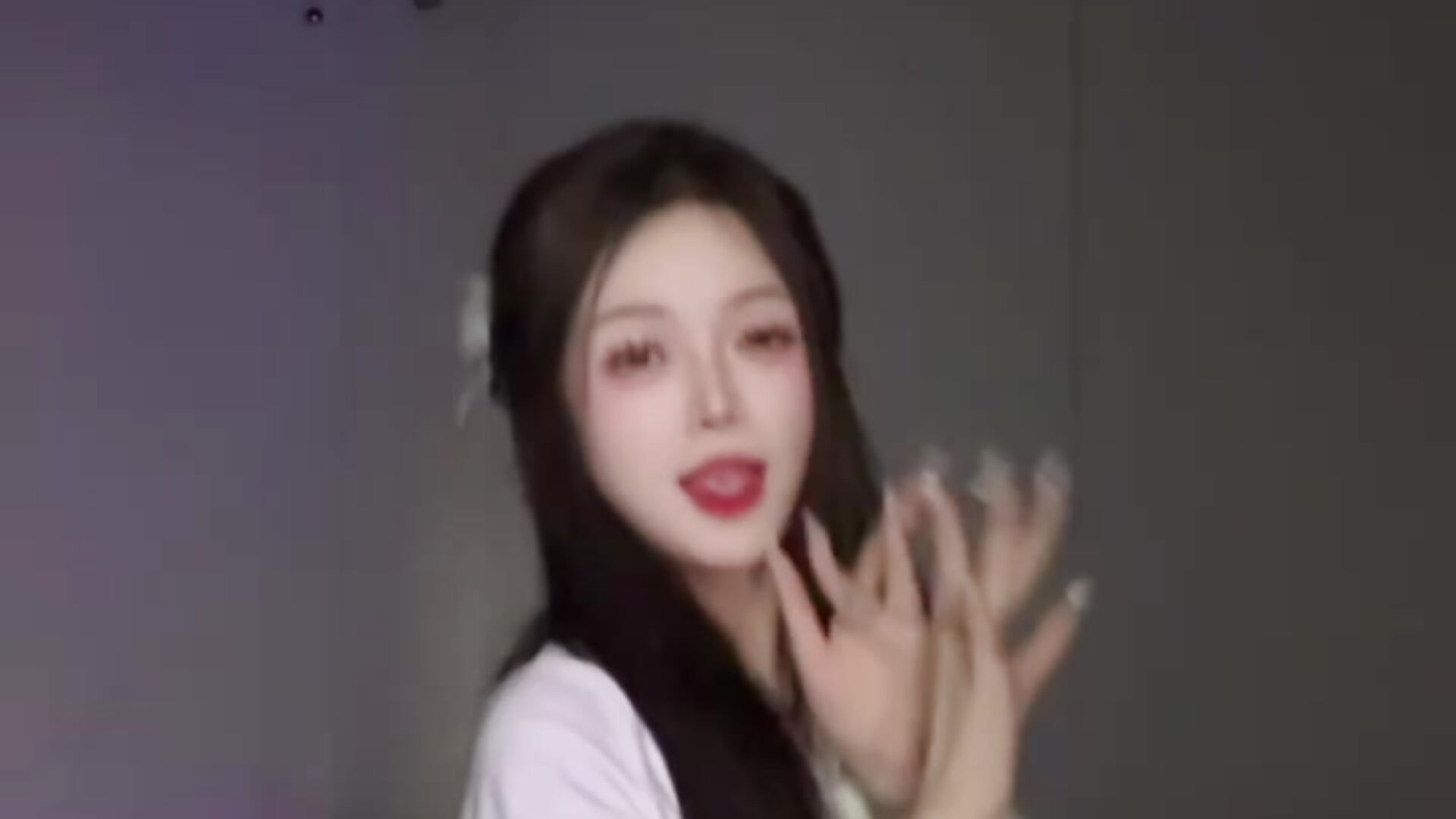 zaizai - 視頻由 Zenith686 主播提供