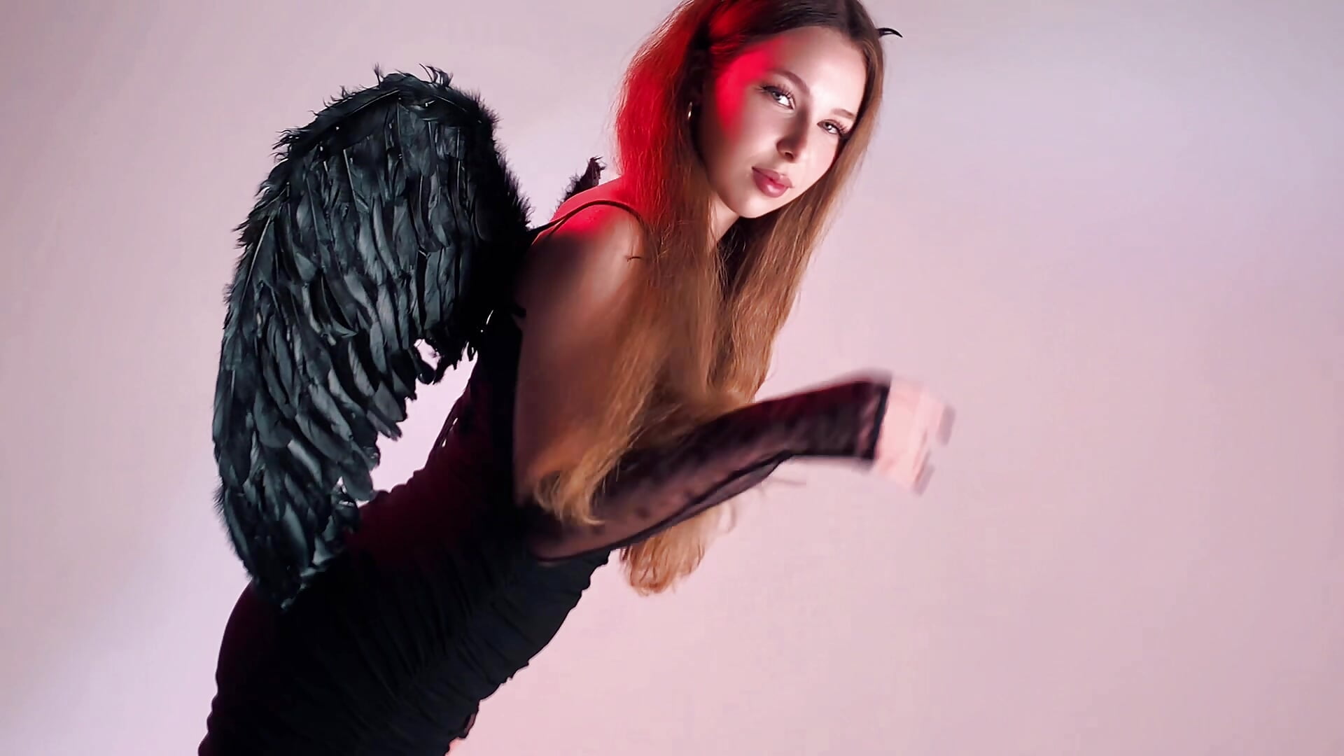 Behind scenes 🎃 - vídeo de la modelo de cam LilyBlakee