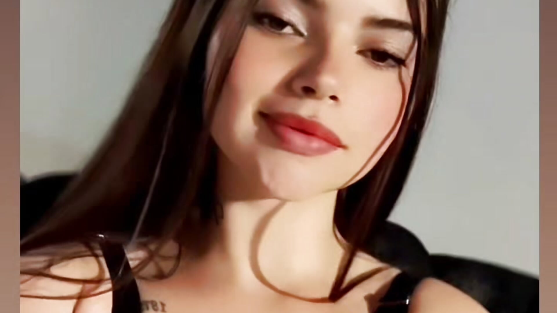 😁 - video by Adhaira_pink10 cam model