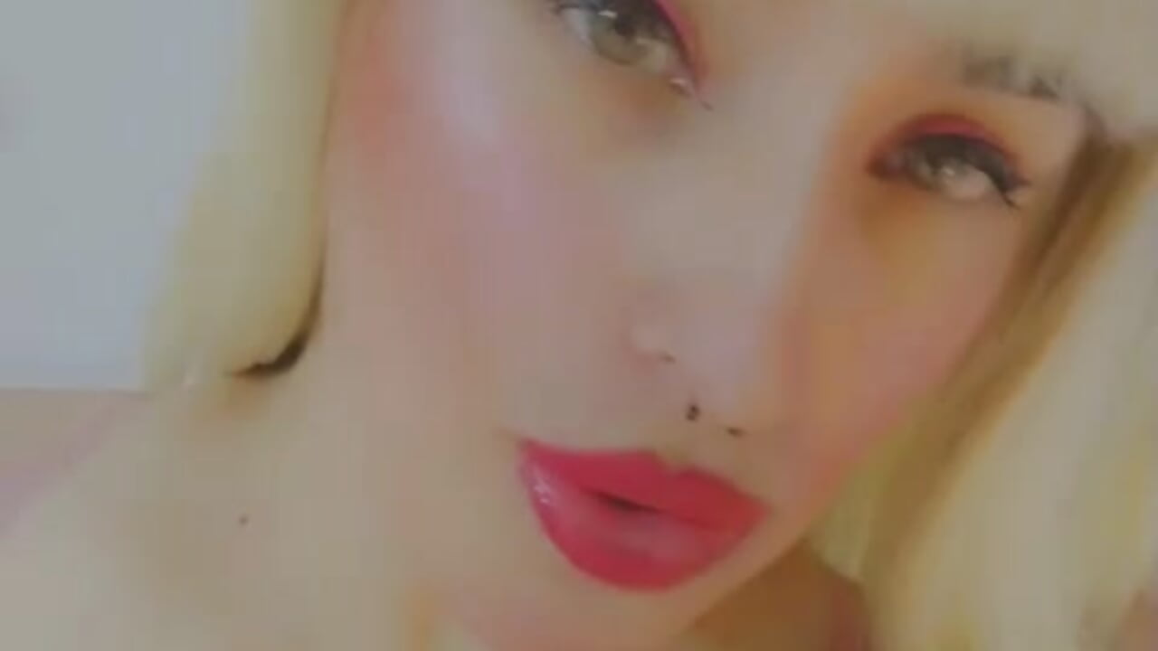 CUTE FACE - vídeo de la modelo de cam TransParty