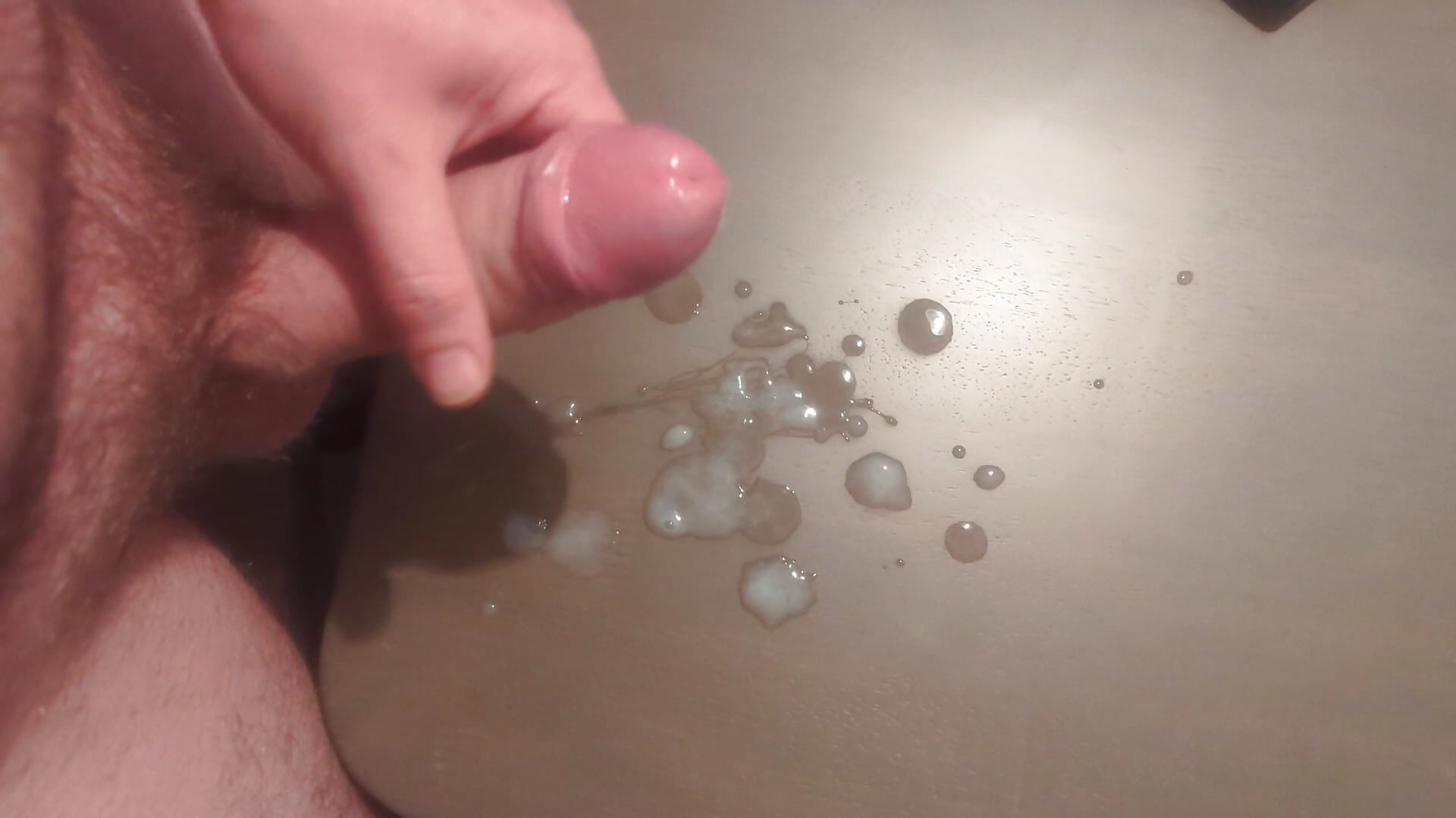 Big load on the table – video od webkamerové modelky Greyd333