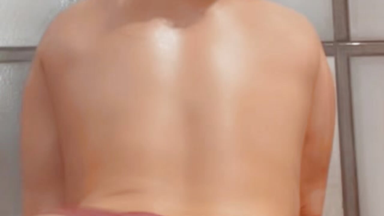 2F16198D-1B95-4801-B7B8-605AC594F217.MOV – video od webkamerové modelky earthdancer