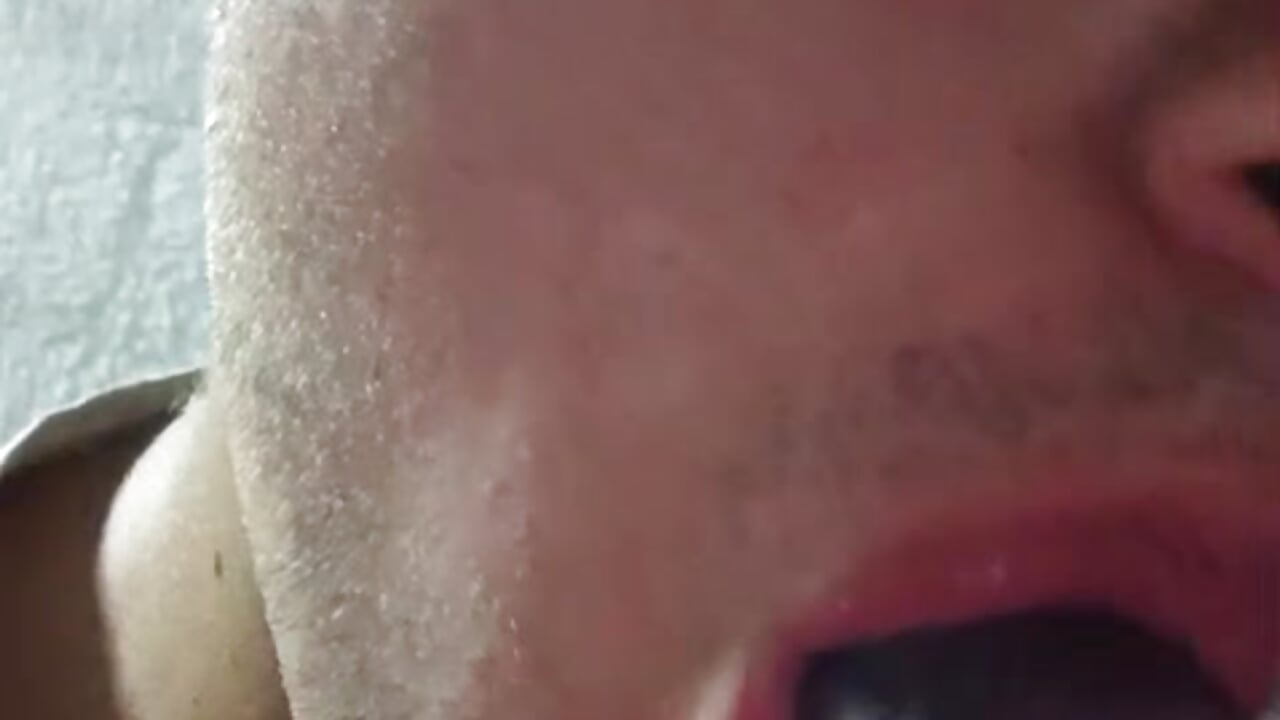 sucking dildo - Video von Axel_rivers Cam-Model