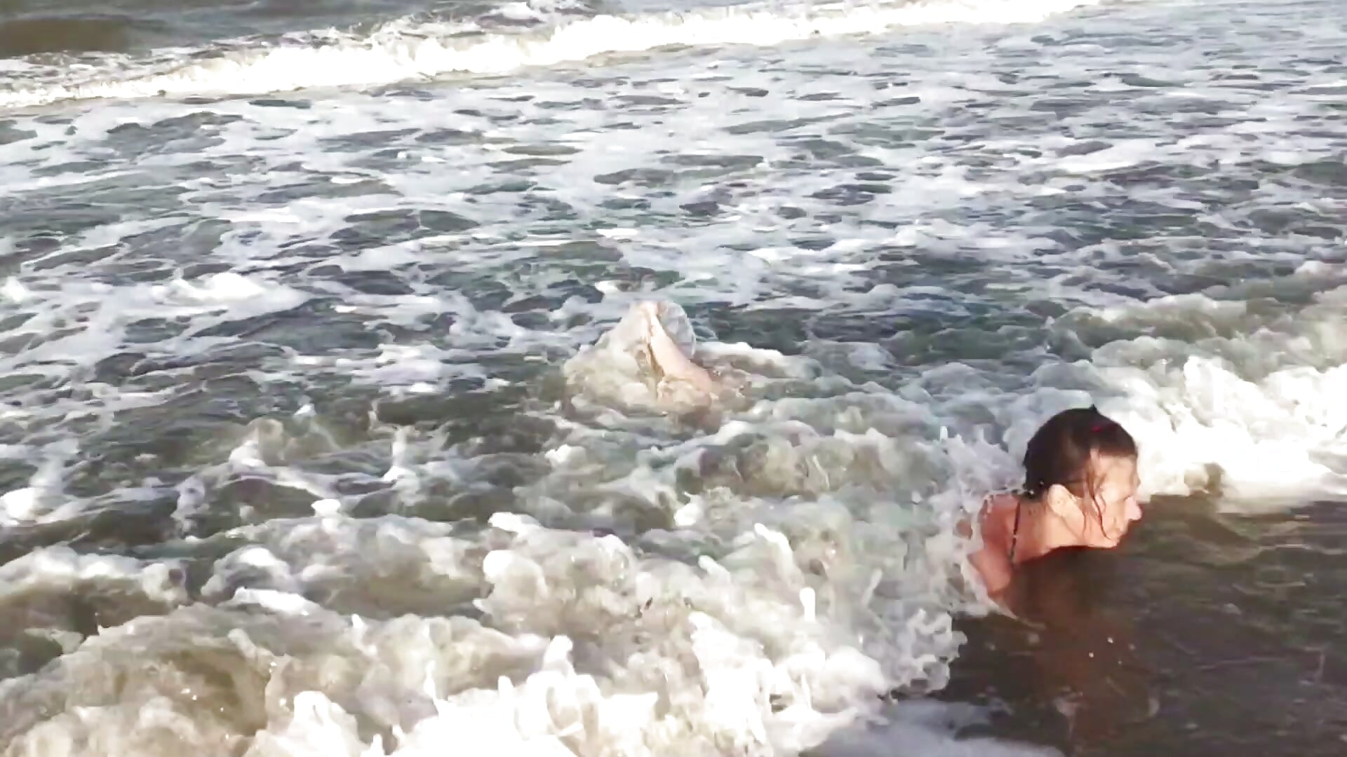 Me and the ocean… wet, wild, endless - video by SilkiLikaNeilon cam model