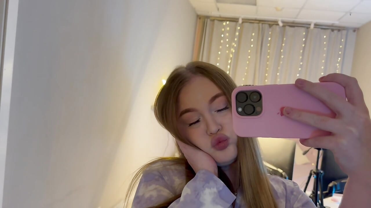 profile-intro-video-1768663034 - video by FeliciaLorne cam model