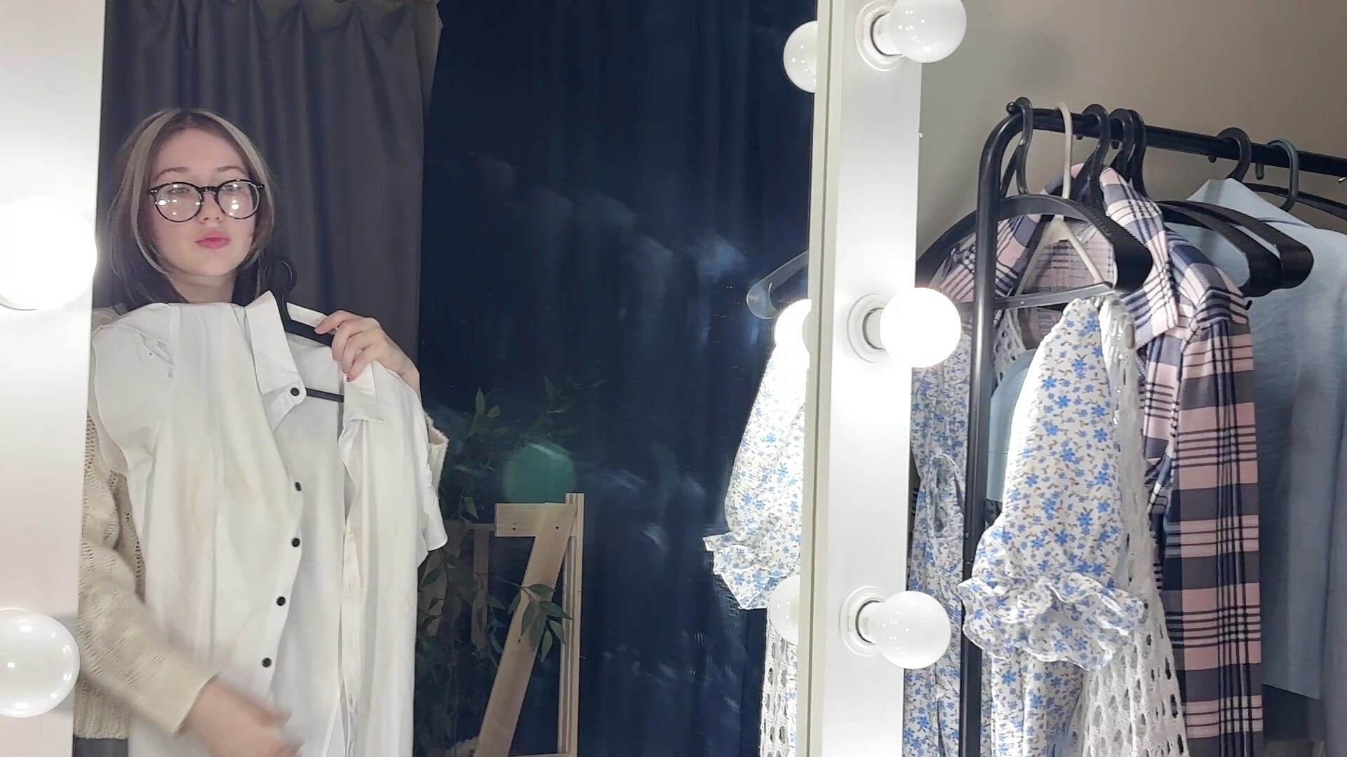 Look into my eye - video by LeoneRone cam model