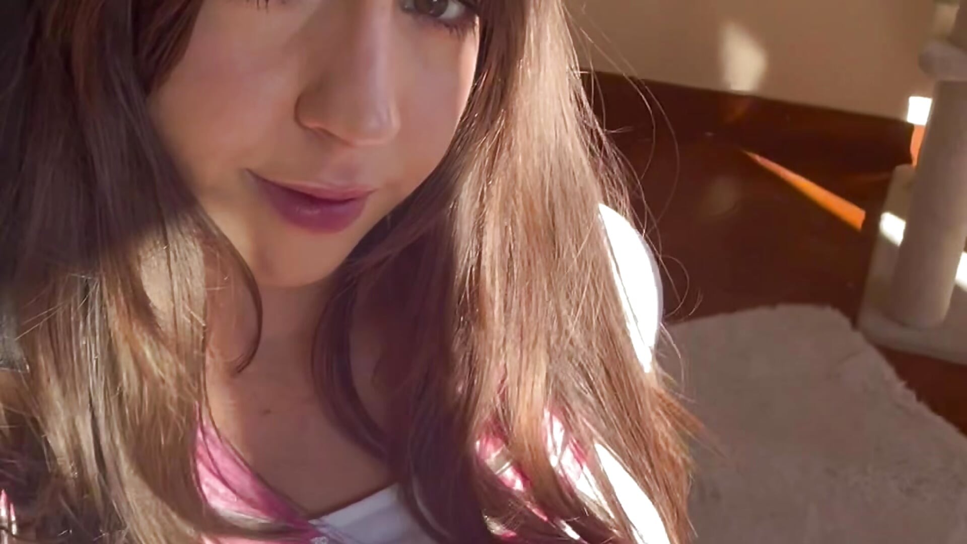 Saying hi 💖 - vídeo de la modelo de cam LunnaMonroe