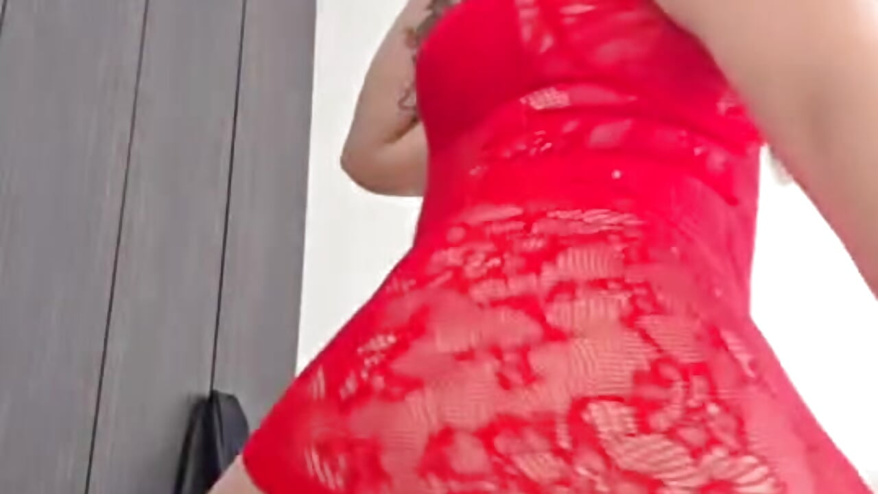 Let yourself be carried away by the music.– dani_ferreer1 kameramodell videója