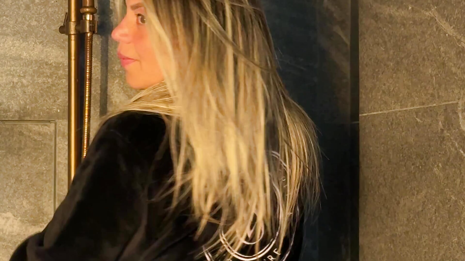 🎞️🫦. - video di Gabby_santos_ modella di cam