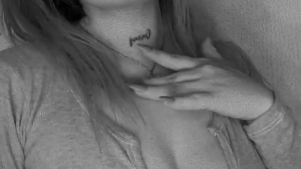 Anihaa - βίντεο μοντέλου Anihaa