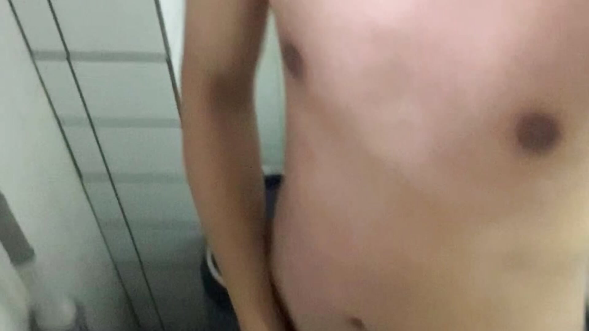 尿尿短视频