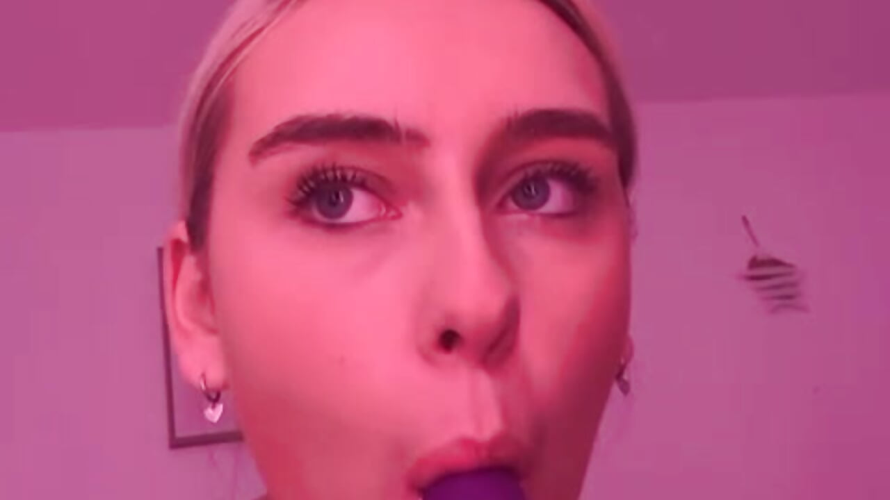 Toy suck video 🤫