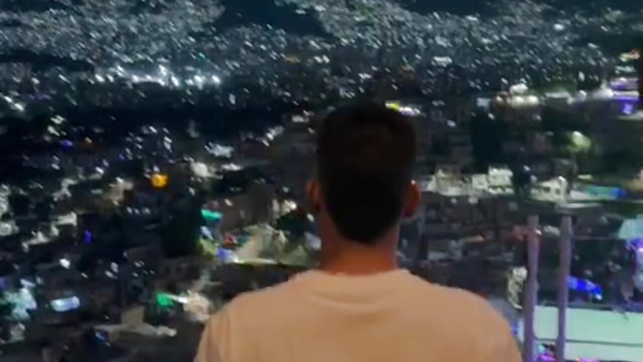 i am relax - video oleh model kamera MaximoGrayy