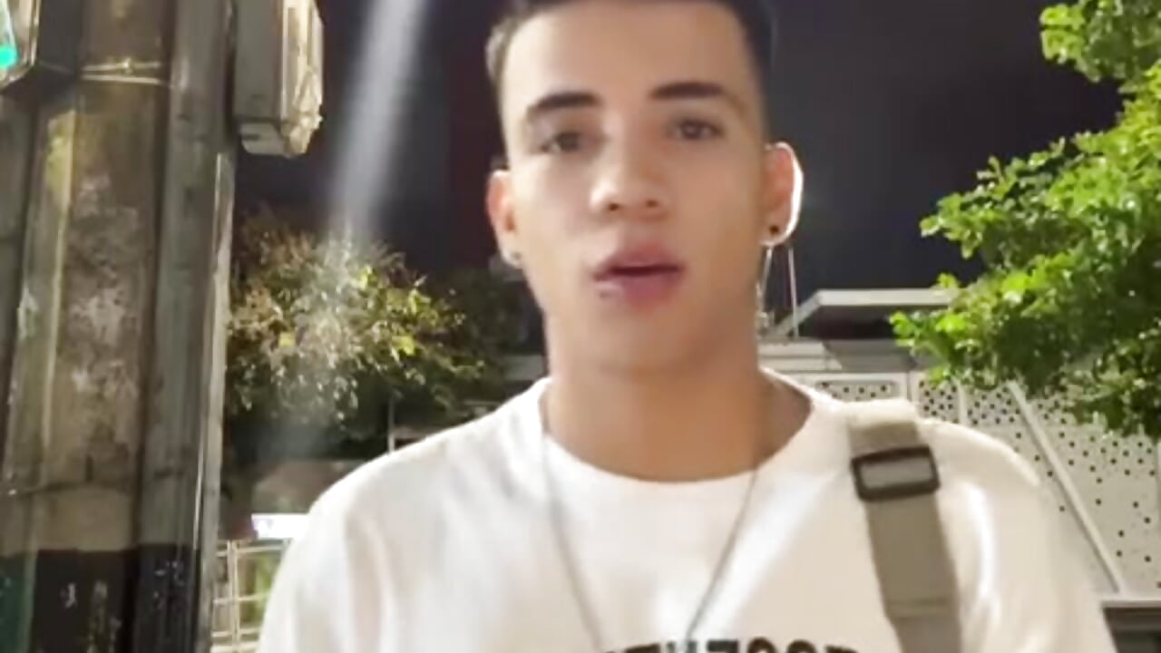 new new - video oleh model kamera MaximoGrayy