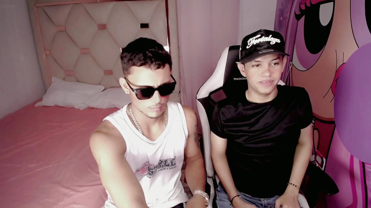 TOP AND BOTTOM - video by Yoxuee_ cam model