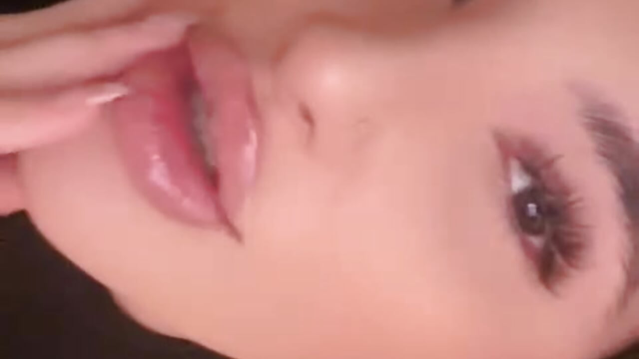 selfie vid - video by niconiconii103 cam model