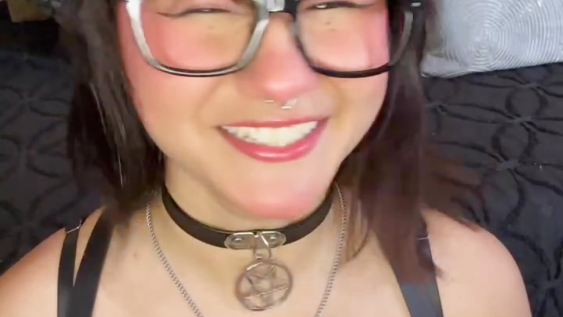 “Me porté mal… ven a castigarme 🔥” - วิดีโอโดย Ivi_Aiko โมเดลแคม