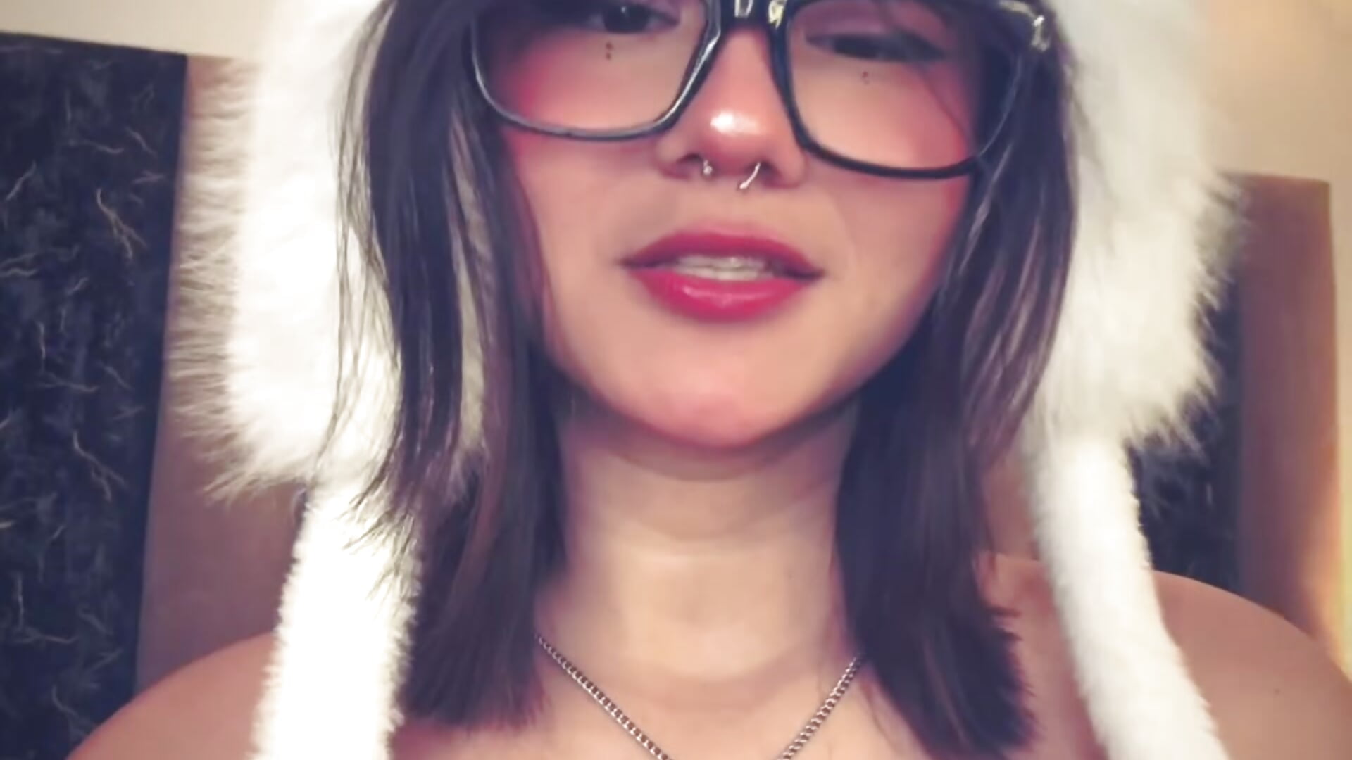 IMG_8481I was good today… reward me - video by Ivi_Aiko cam model