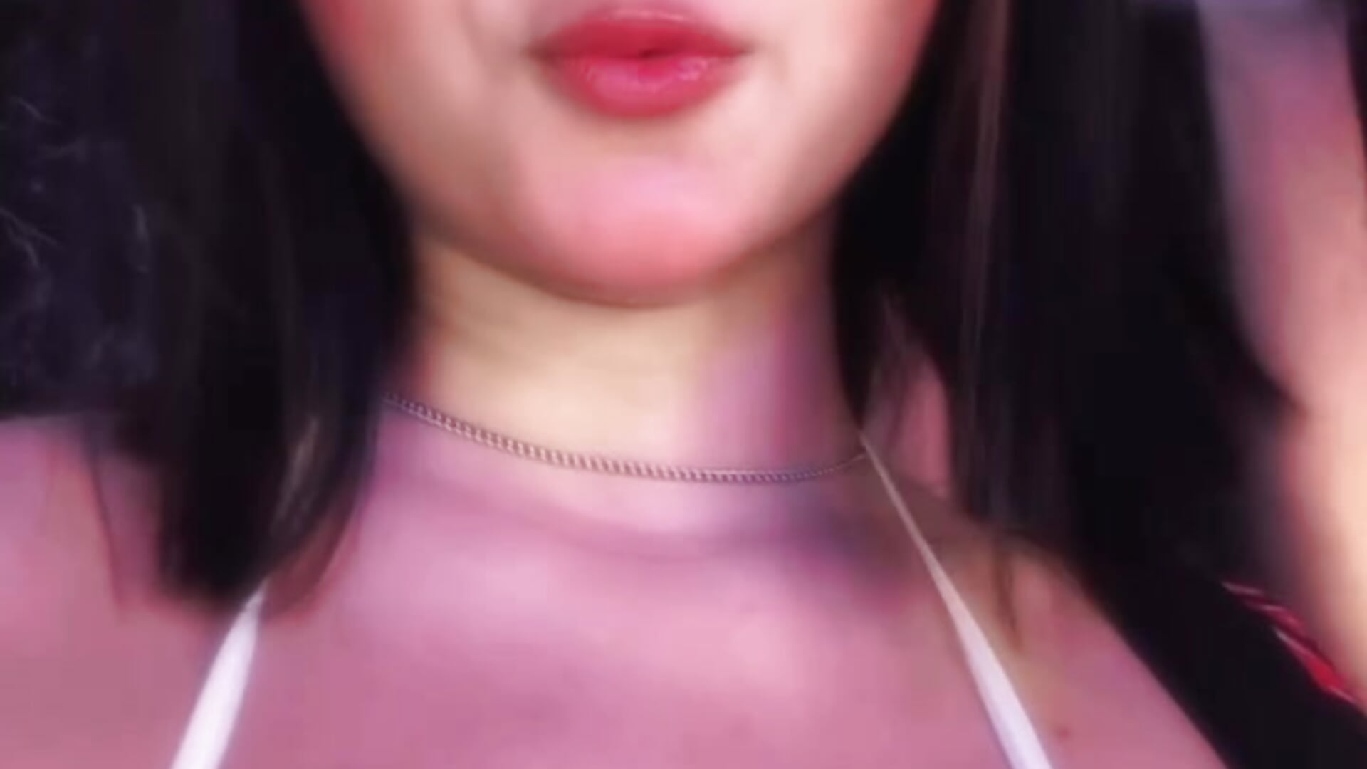 Tiny body, dangerous smile 🔥 – video od webkamerové modelky Ivi_Aiko