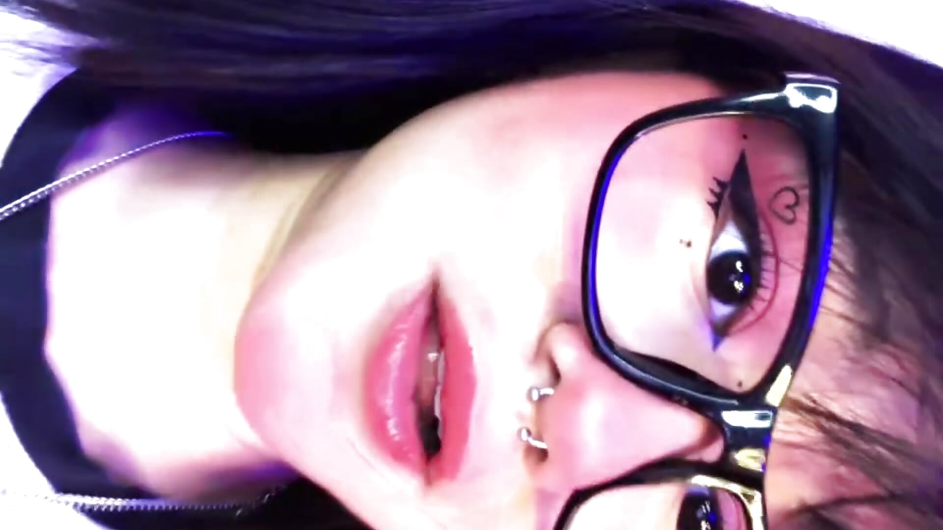 heck, Check, Check Me Out!" lol - vidéo du modèle de showcams Ivi_Aiko