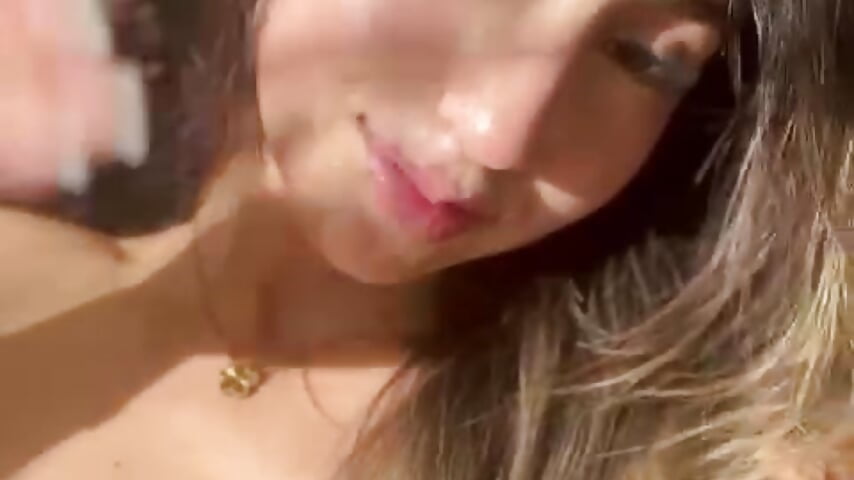 I love finishing my shows all sweaty. - video của người mẫu cam Emma_Selenee