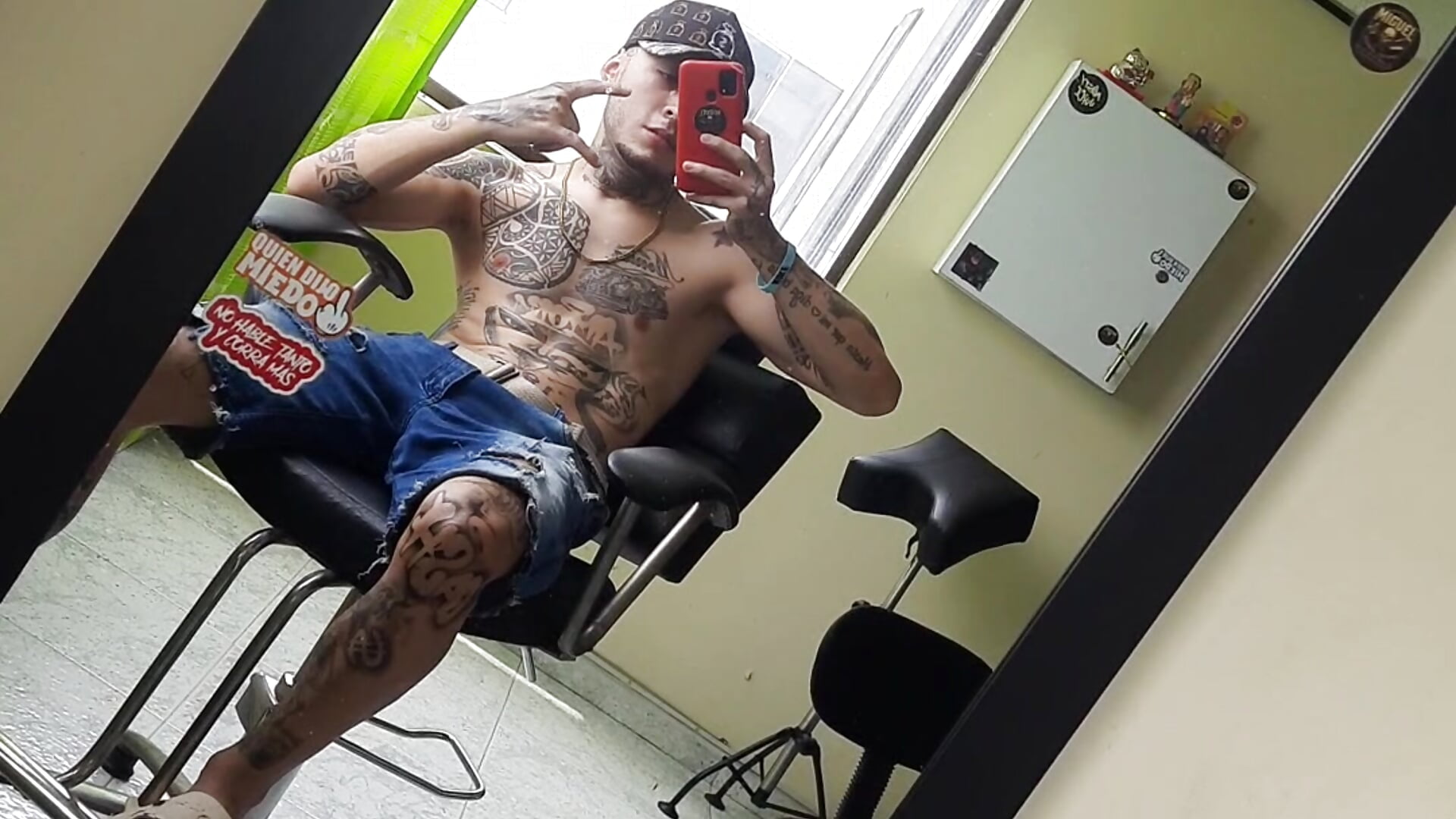 20250825_122448 - clip cu MuguelMillerr model videochat