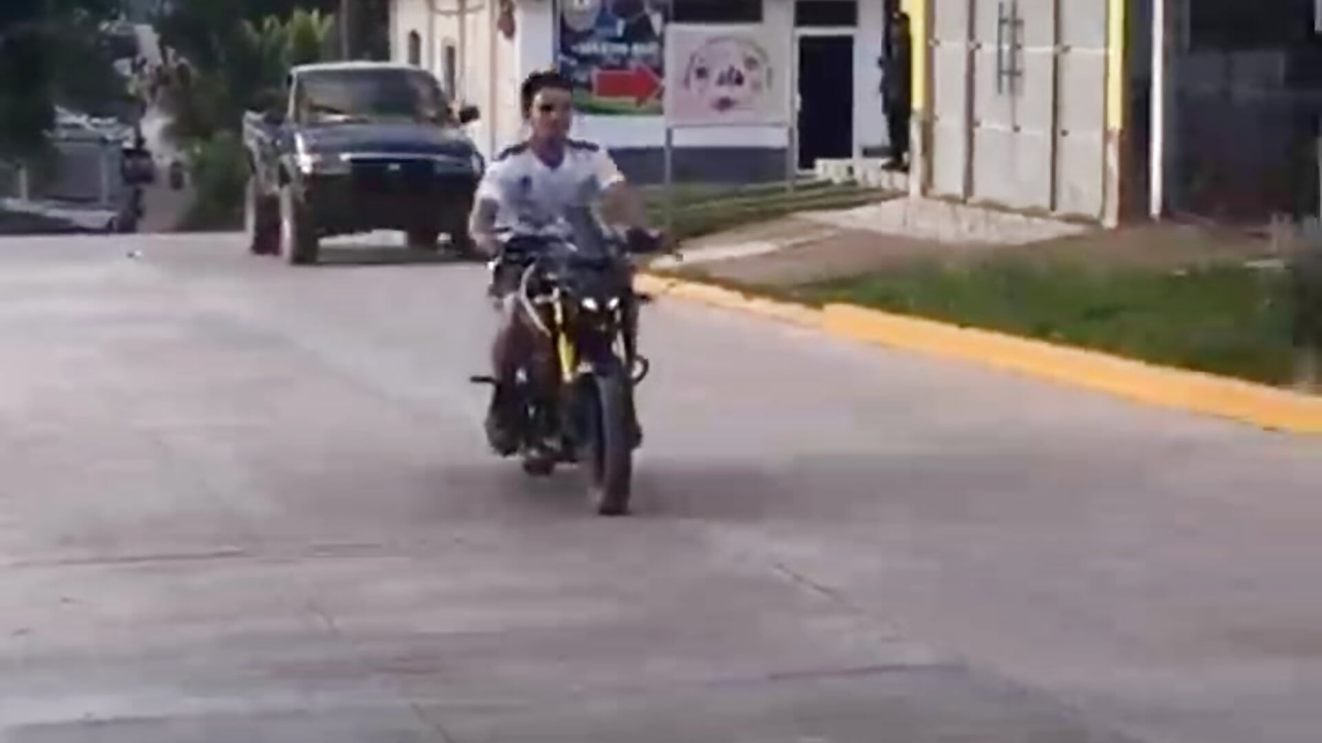 pasear en motos - video by olvintrader cam model