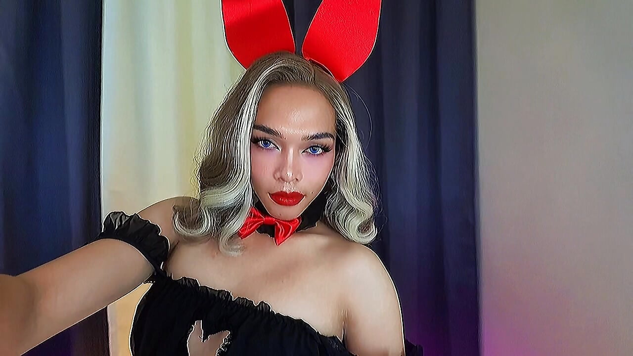 Play with me 🐰💋 - video by luscious_Max cam model