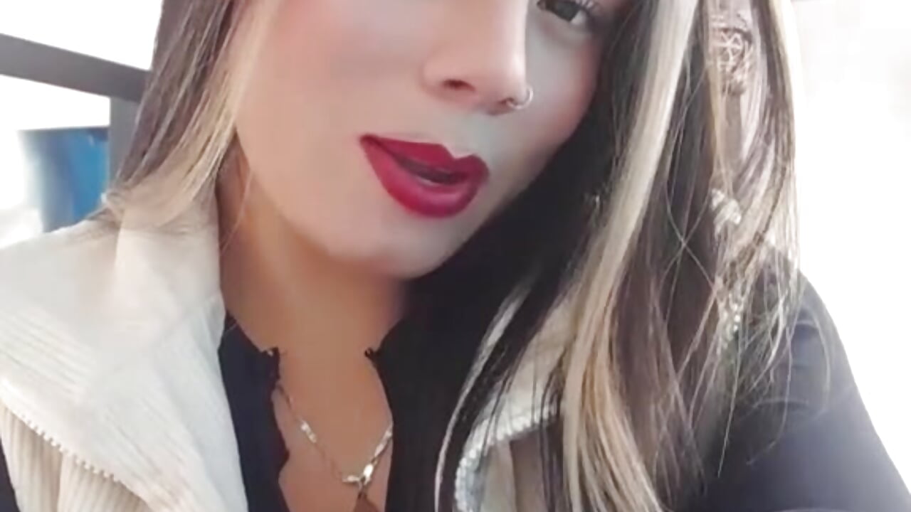 Smile – video modela na kameri adhara_montiel_