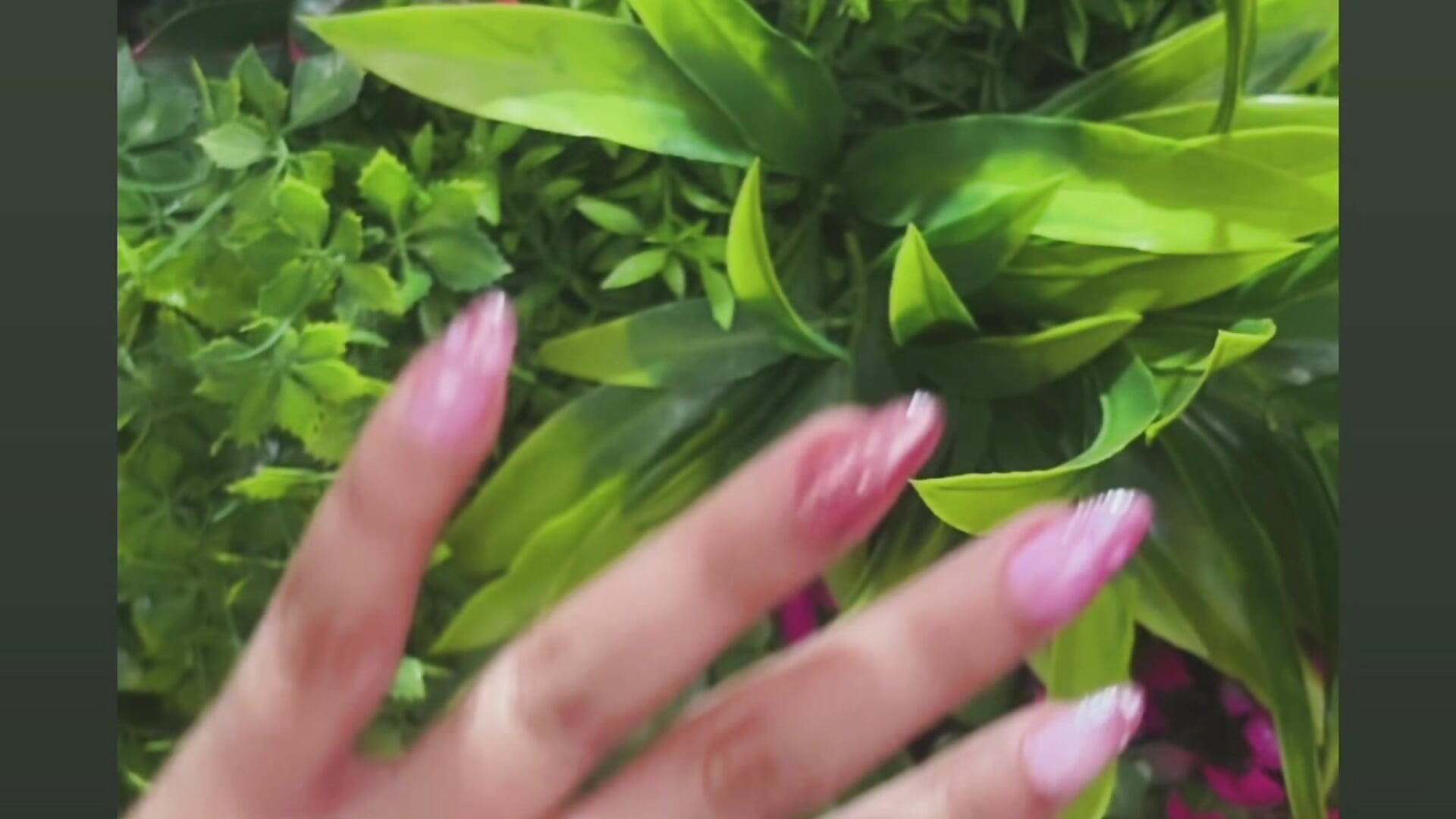 Slow, soft… and a little dangerous 💫💅 - Vídeo de _Lorraine_v, modelo de vídeos