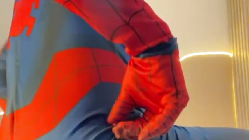 my big ass in a suit - วิดีโอโดย LiiamColson