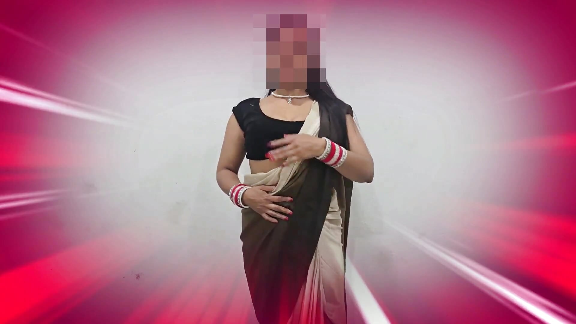 TRAALI - video van VikasViralStudios cam-model