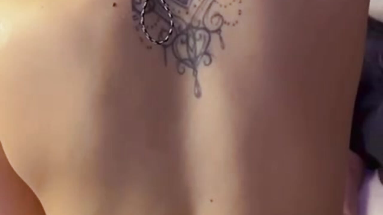 Every tattoo tells a secret… - v ídeo de Noaah25_ modelo de câmara