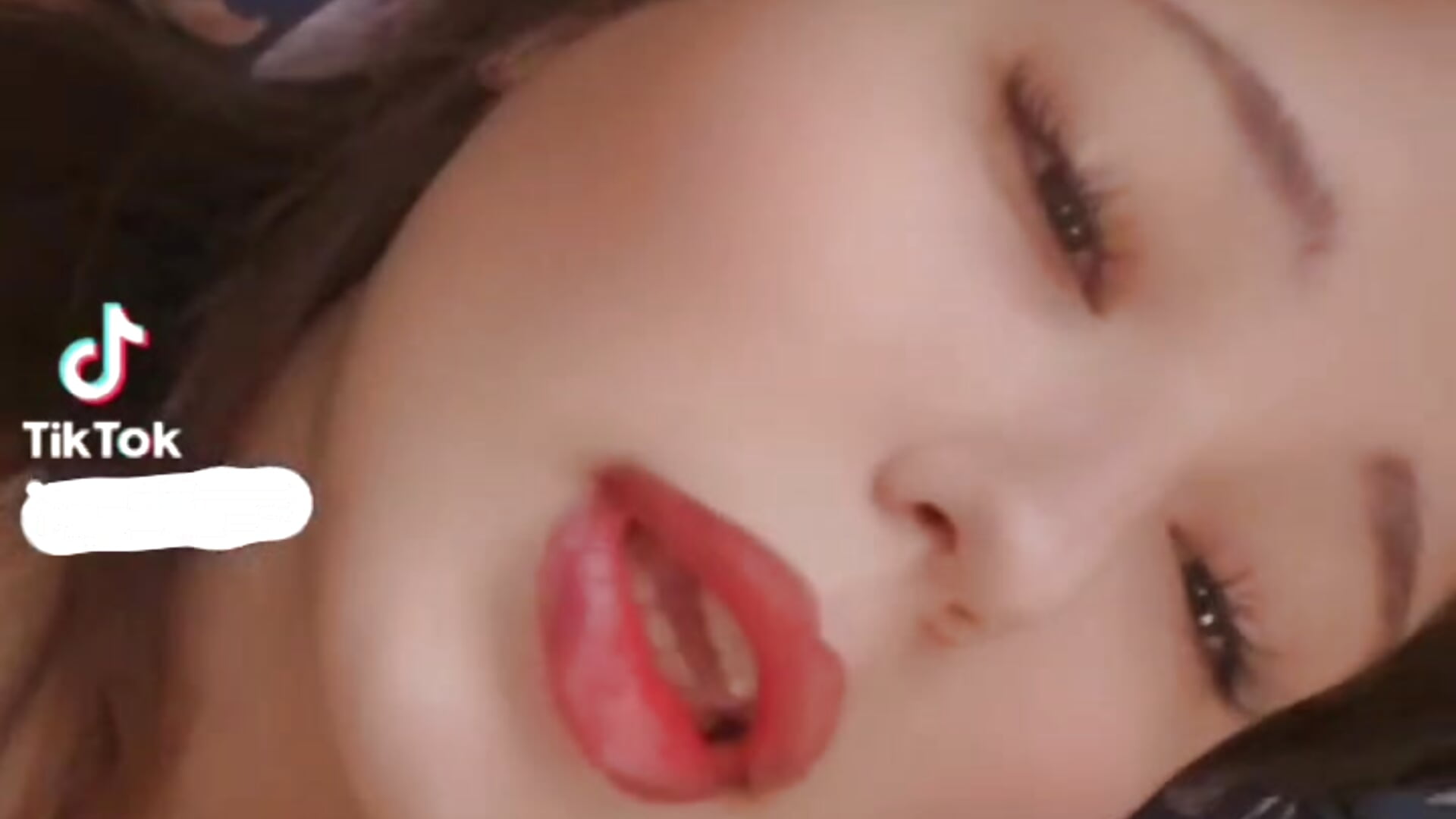 document_5283276009959887357 - video van Linda_Grayy cam-model