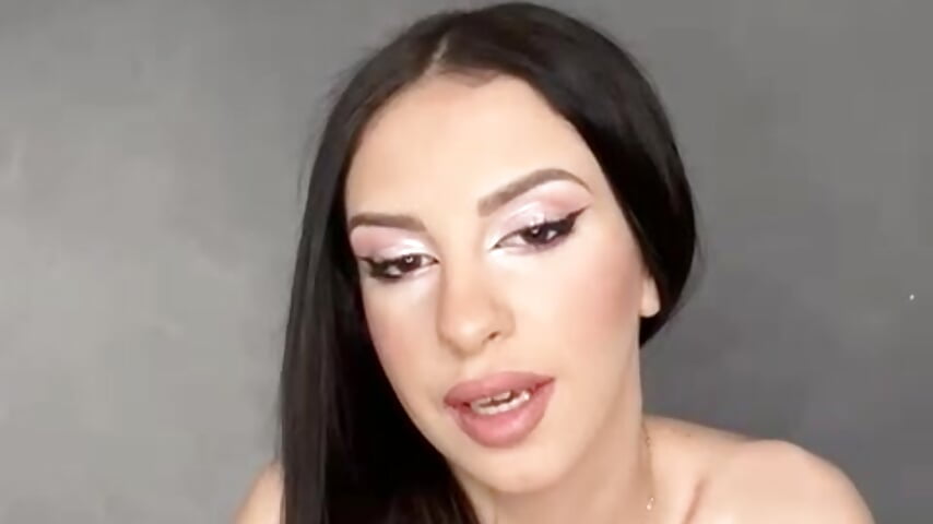 Touch me - відео в ід вебкаммоделі DollyHarper