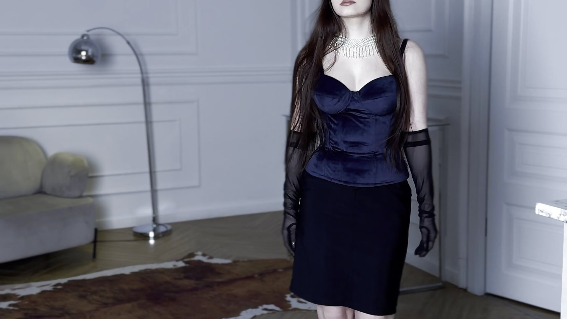 sound of heels beckons, click and listen👠 - vidéo du modèle de showcams CarynRad