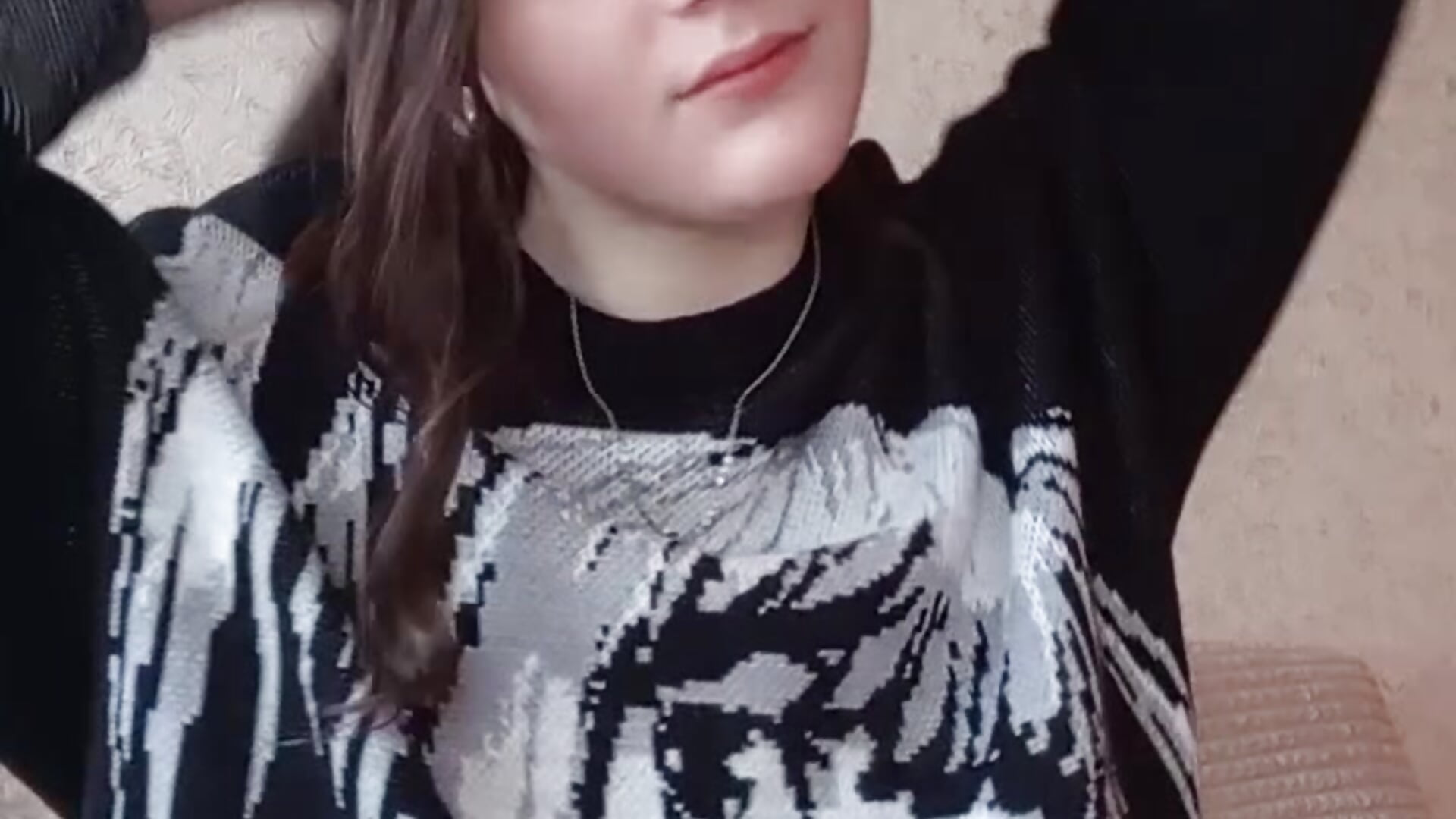 video_2026-01-22_16-04-56.mp4 – video modela na kameri ModestLily