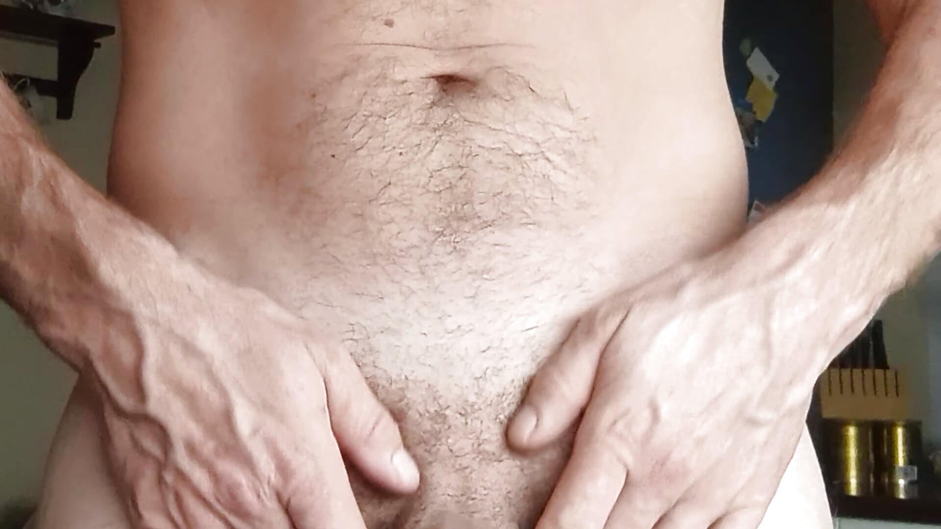 Hard cock, hairy Chest and abs - видео от maskedhunk