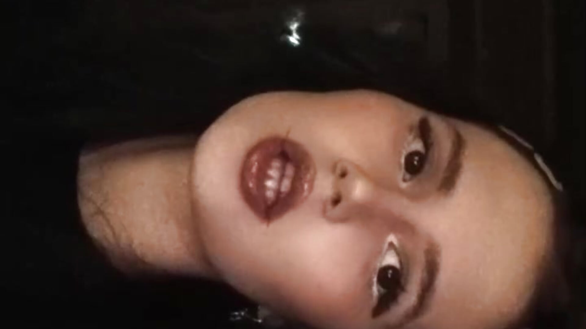 Nana - vídeo de la modelo de cam NanaViper